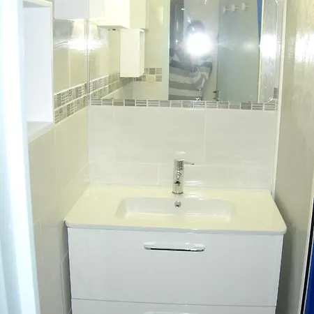 Appartamento De 2 Chambres A Avec Piscine Partagee A 1 Km De La Plage *